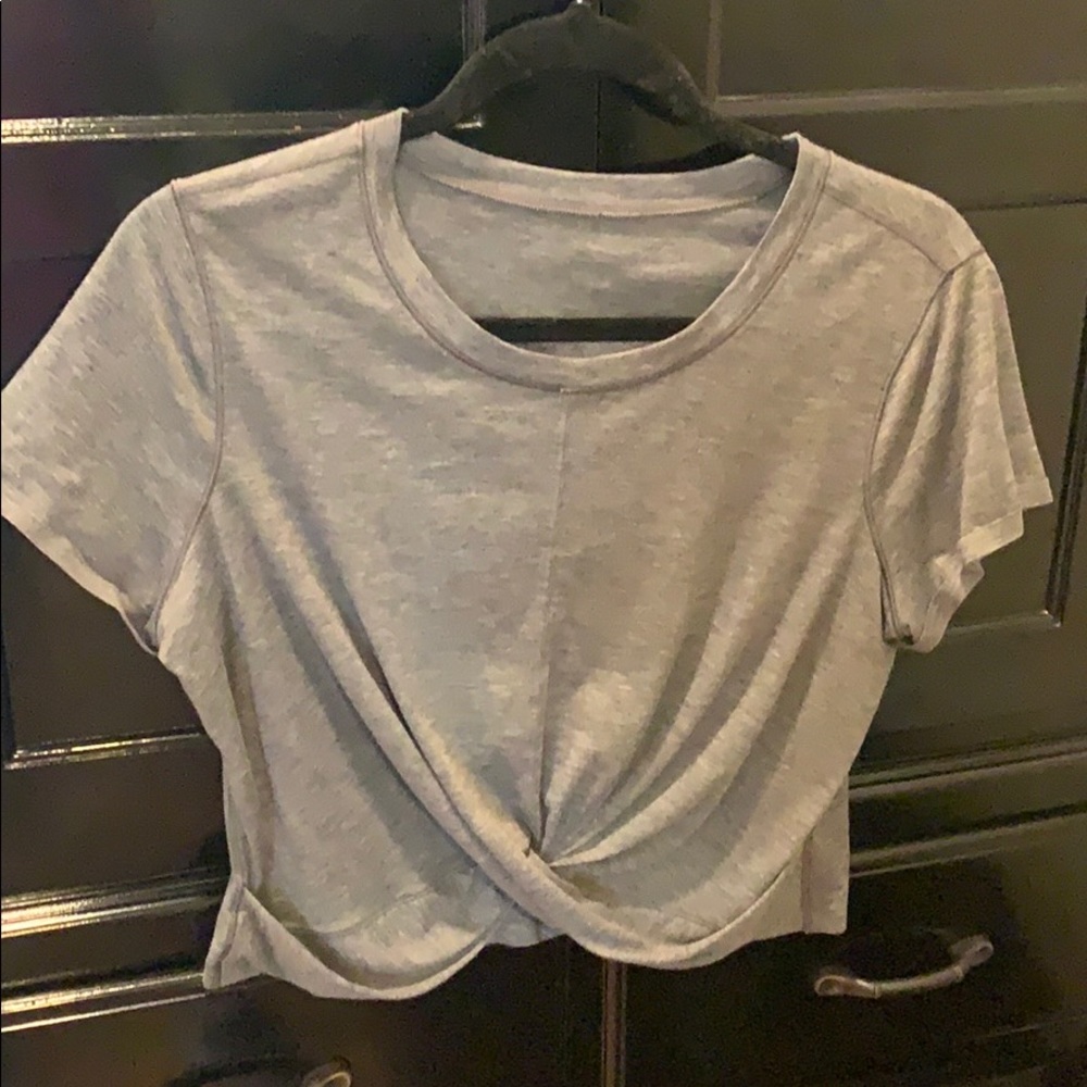 Lululemon crop top